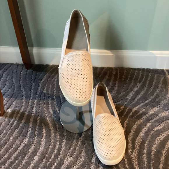 Dansko Shoes - Dansko Odina Perforated Leather Slip On Flats Size 41 (10.5) EUC